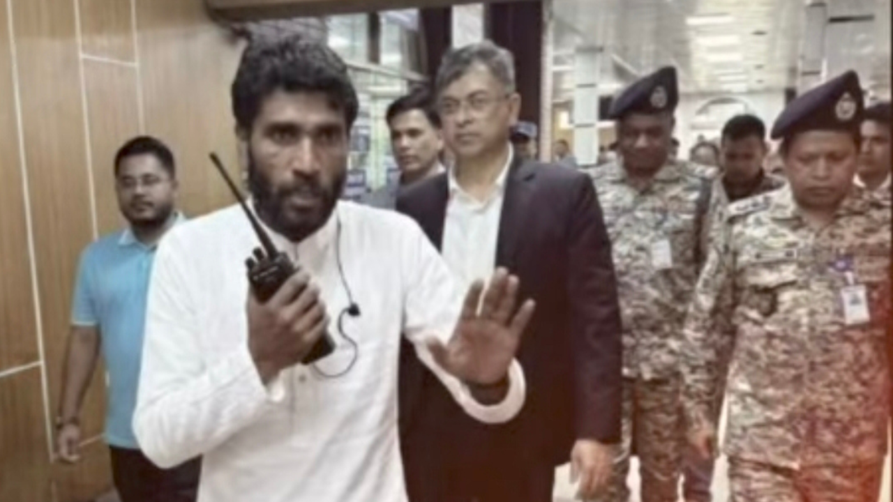 স্বরাষ্ট্রমন্ত্রীর নাম ভাঙিয়ে প্রতারণা, পটিয়ার প্রতারক গ্রেপ্তার