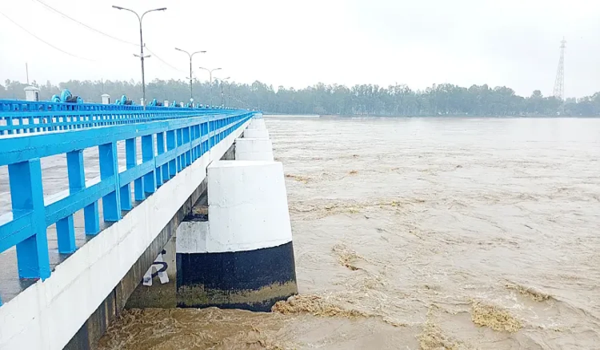 তিস্তার পানি বিপৎসীমার ওপরে, বন্যার শঙ্কা