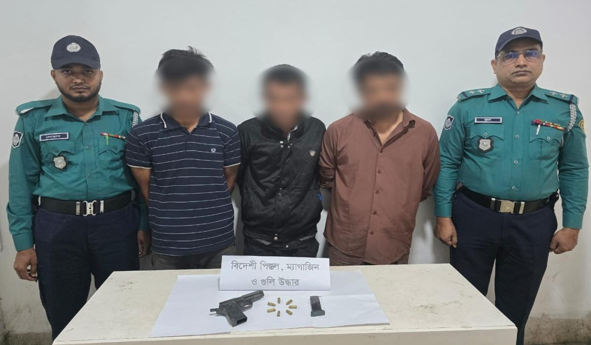 চট্টগ্রামে তিন অস্ত্র ব্যবসায়ী গ্রেপ্তার