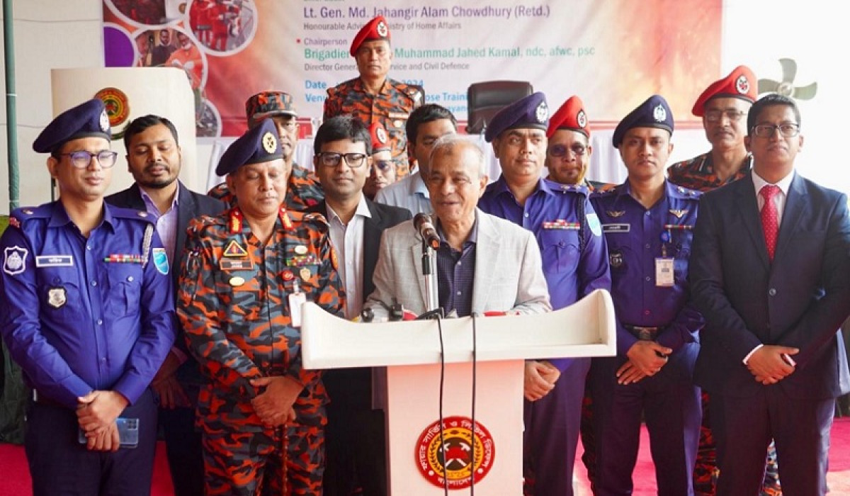 বাংলাদেশের সার্বভৌমত্ব কোনো হুমকির মধ্যে নেই : স্বরাষ্ট্র উপদেষ্টা
