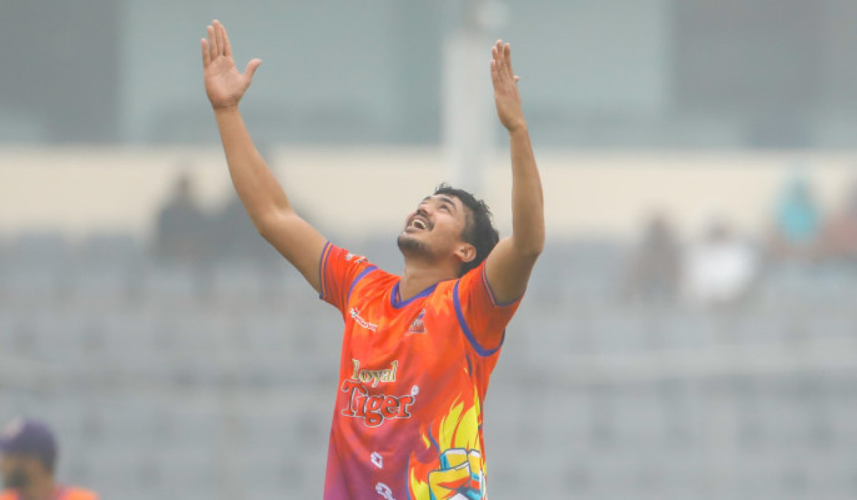 সাকিবকে ছাড়িয়ে বিপিএলের রেকর্ড চূড়ায় তাসকিন
