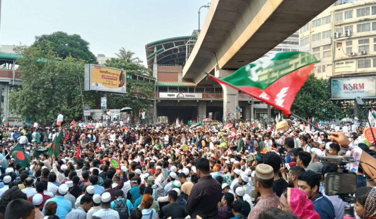 আওয়ামী লীগ নিষিদ্ধ করার দাবিতে এতদিন পরে রাস্তায় কেন?