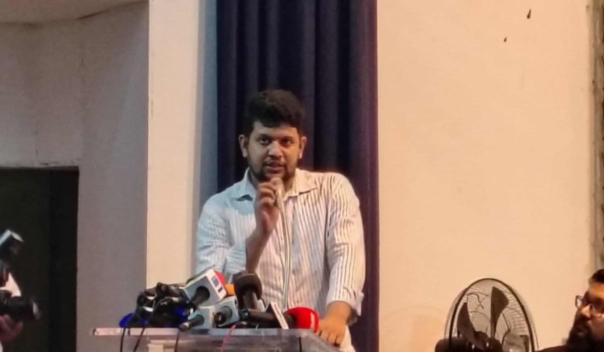 ফ্যাসিবাদের মিডিয়া বন্ধ করিনি, নতুন মিডিয়া দেব: তথ্য উপদেষ্টা