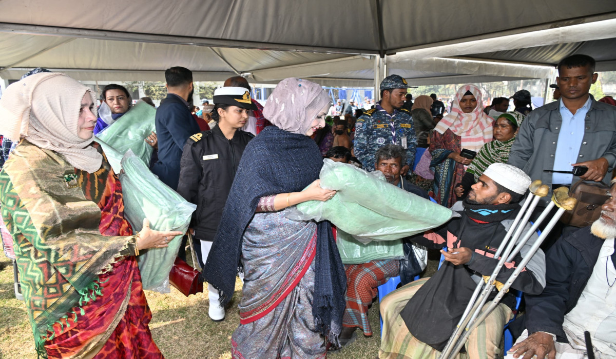 চট্টগ্রামে নৌবাহিনী পরিবার কল্যাণ সংঘের উদ্যোগে শীতবস্ত্র বিতরণ