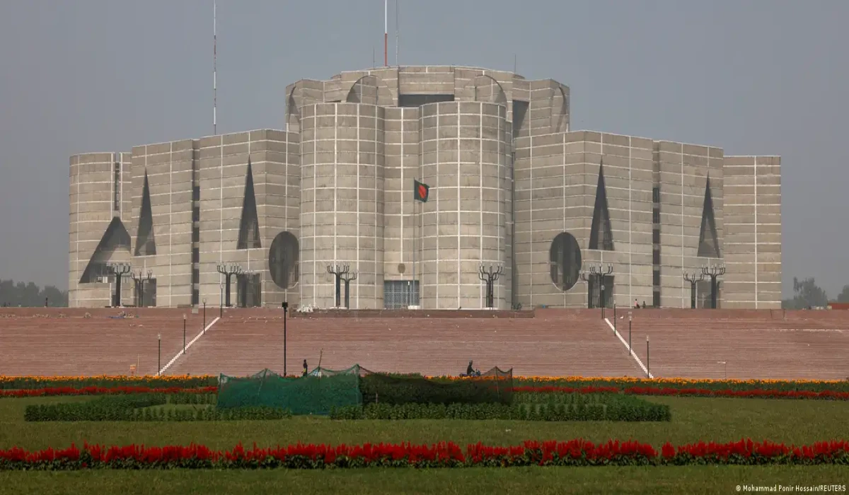 নতুন মন্ত্রিসভায় আলোচনায় যারা